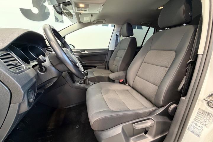 Hvid VW Golf Sportsvan fra 2019