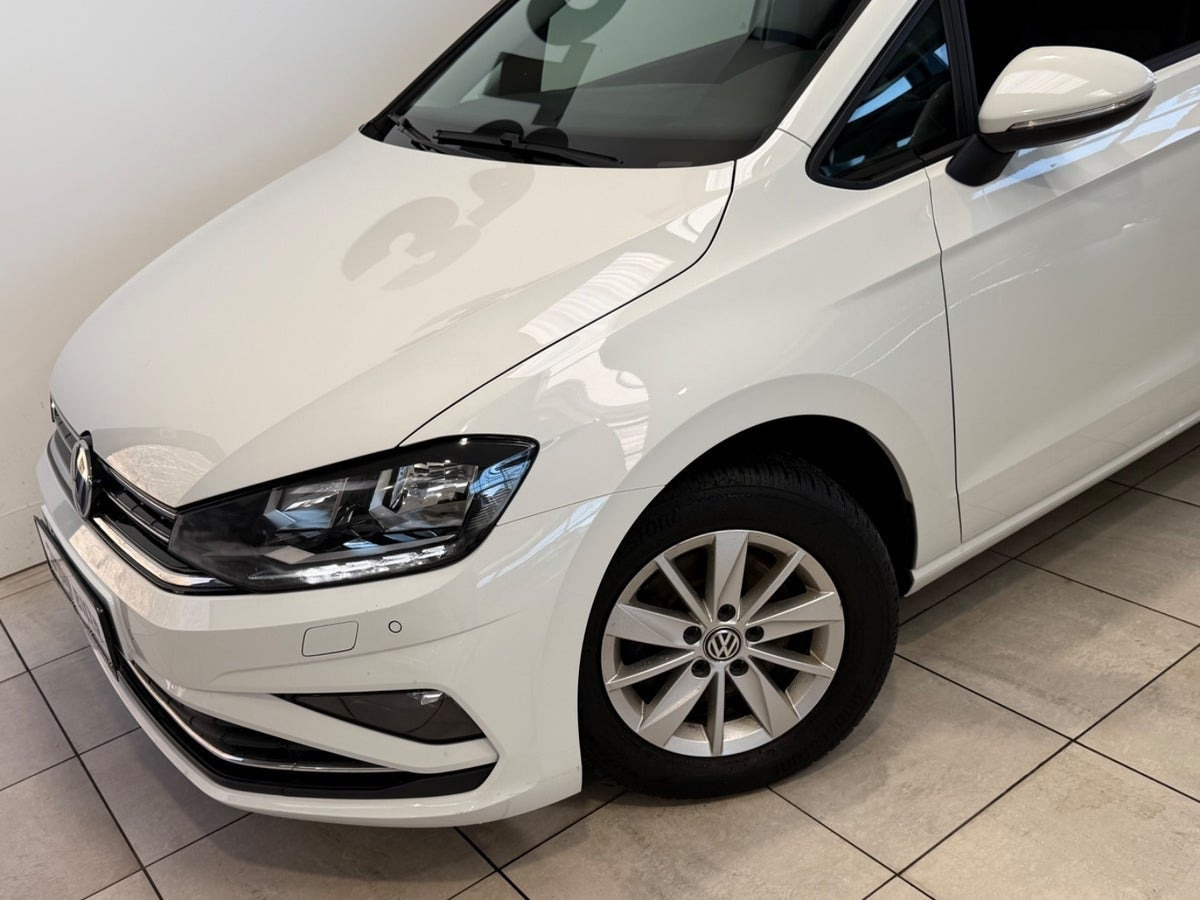Hvid VW Golf Sportsvan fra 2019
