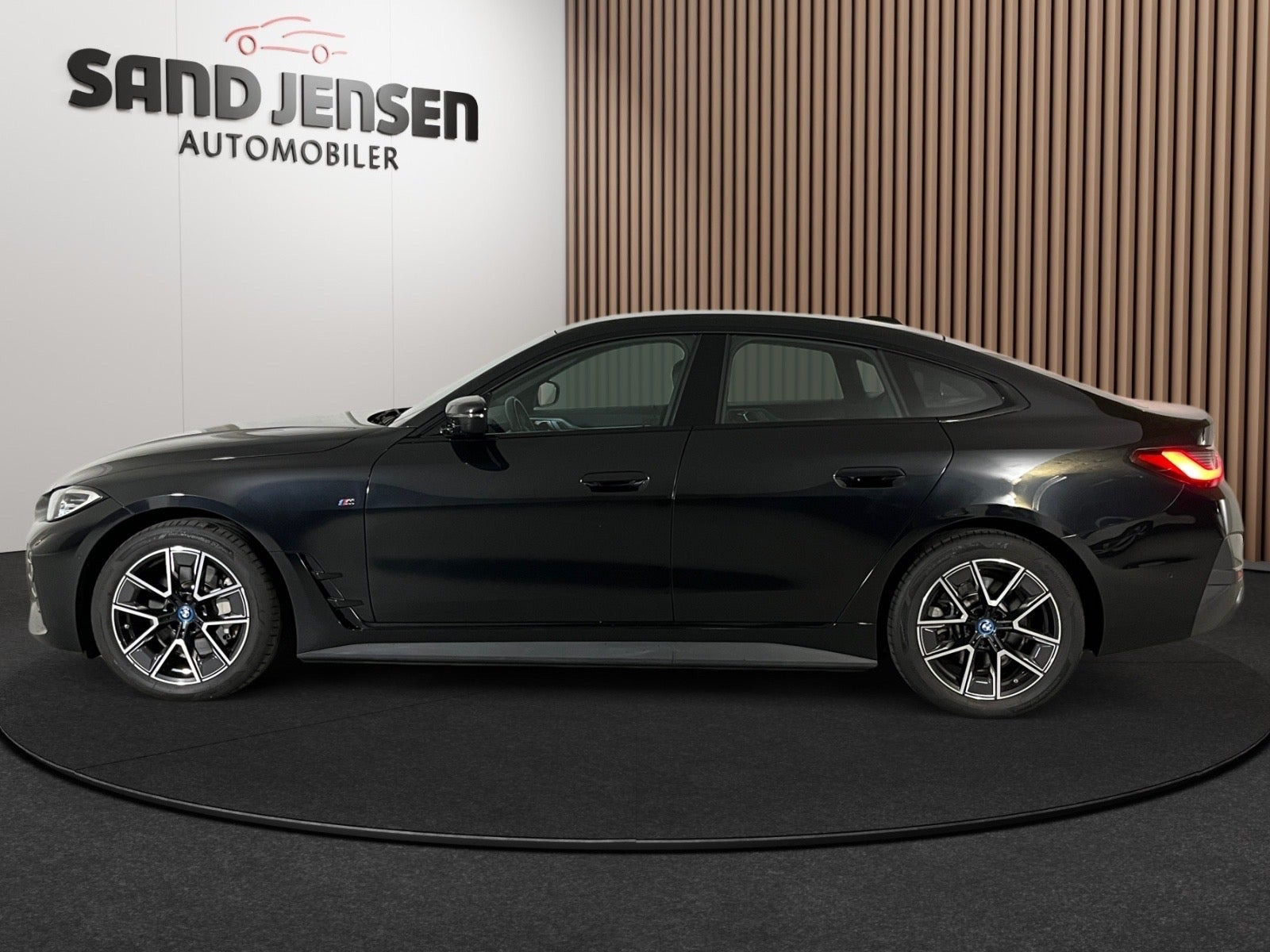 Sort BMW i4 fra 2024