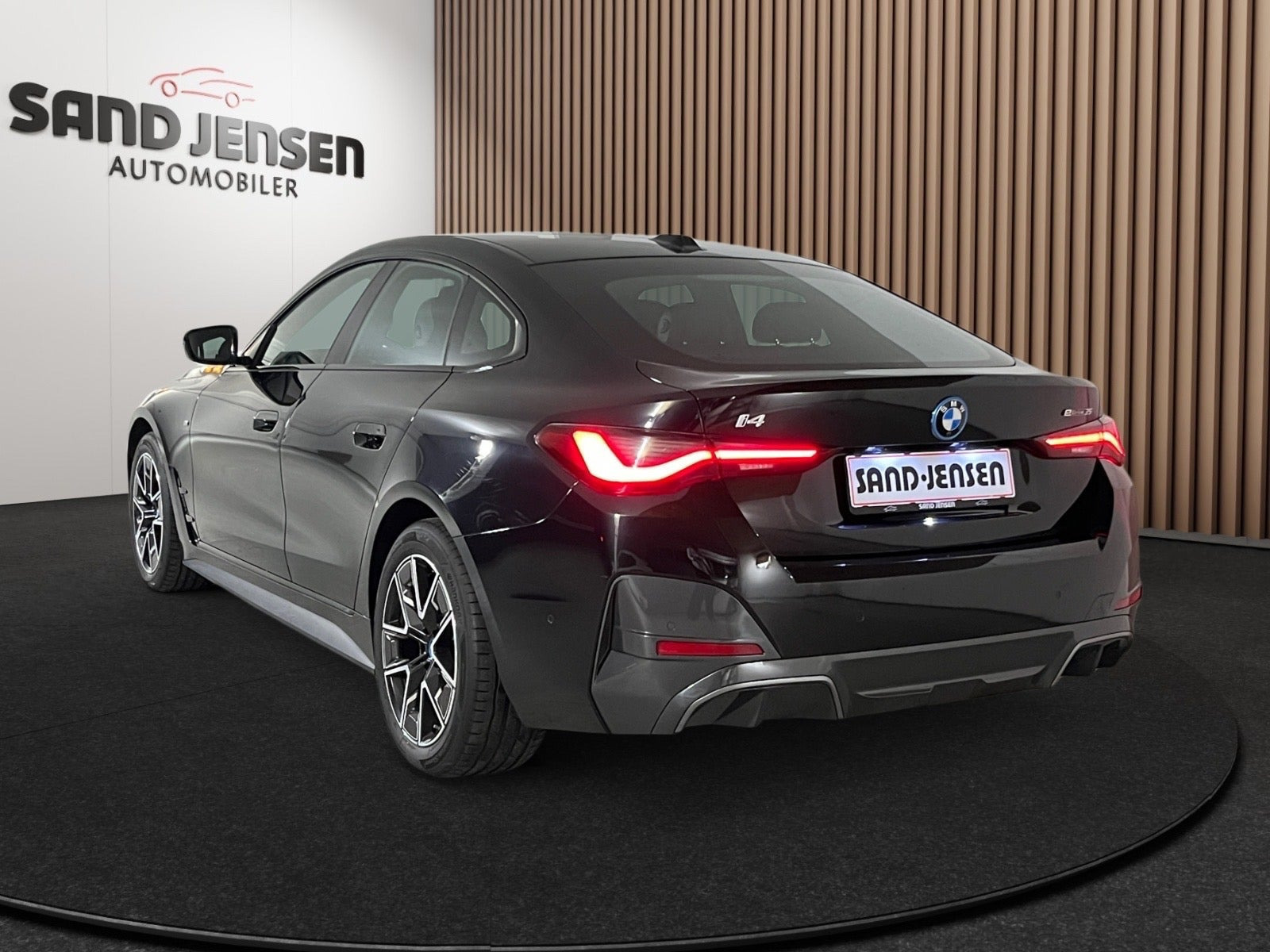 Sort BMW i4 fra 2024