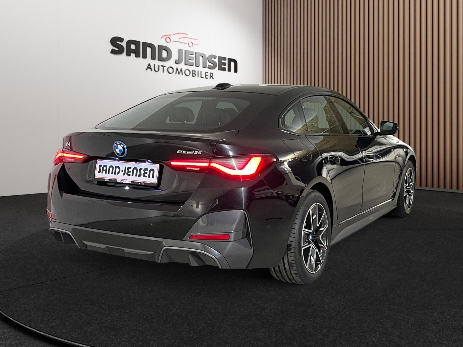 Sort BMW i4 fra 2024