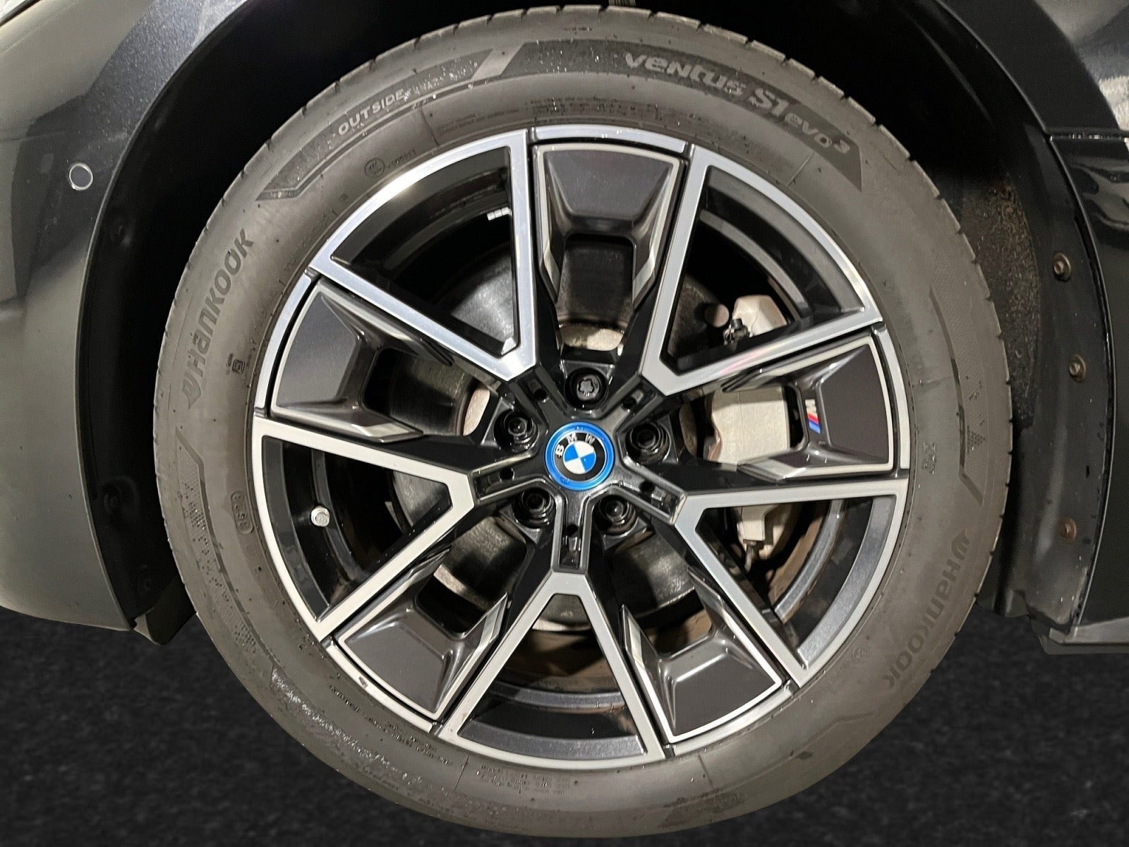 Sort BMW i4 fra 2024