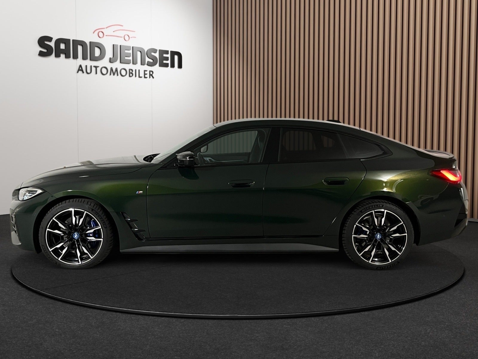 Grøn BMW i4 fra 2024