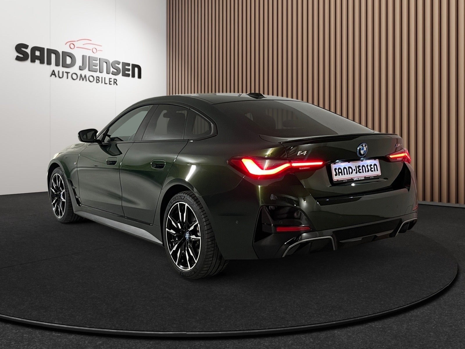 Grøn BMW i4 fra 2024