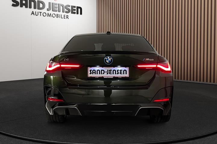 Grøn BMW i4 fra 2024