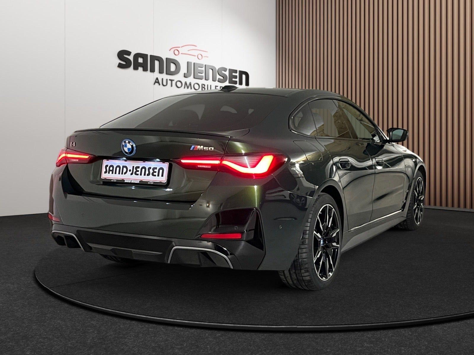 Grøn BMW i4 fra 2024