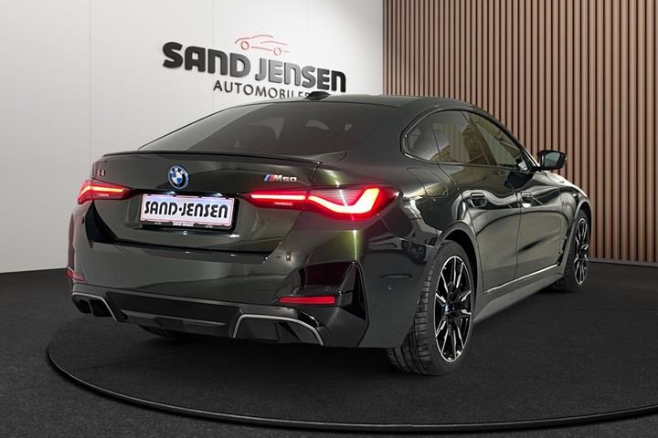 Grøn BMW i4 fra 2024