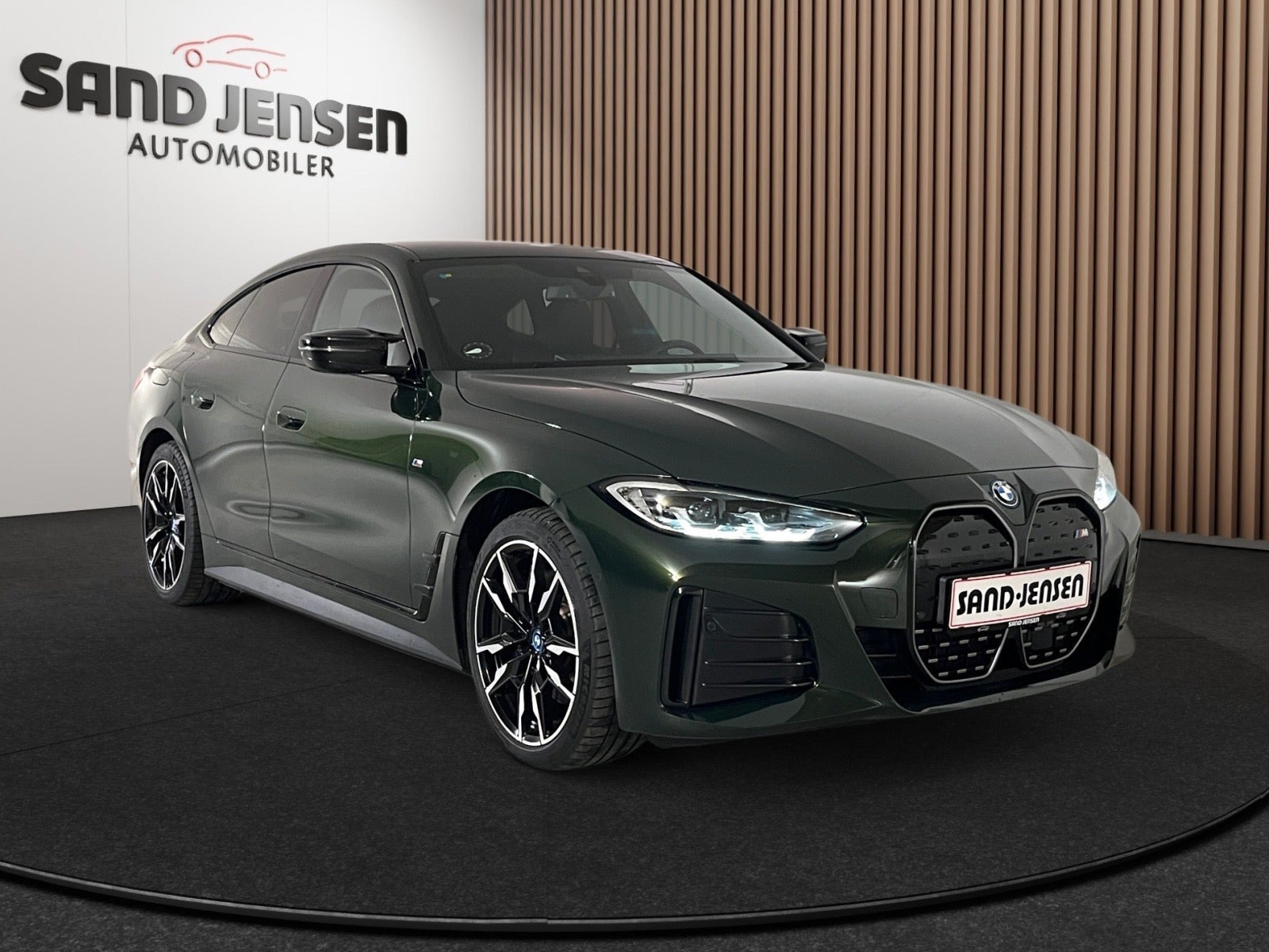 Grøn BMW i4 fra 2024