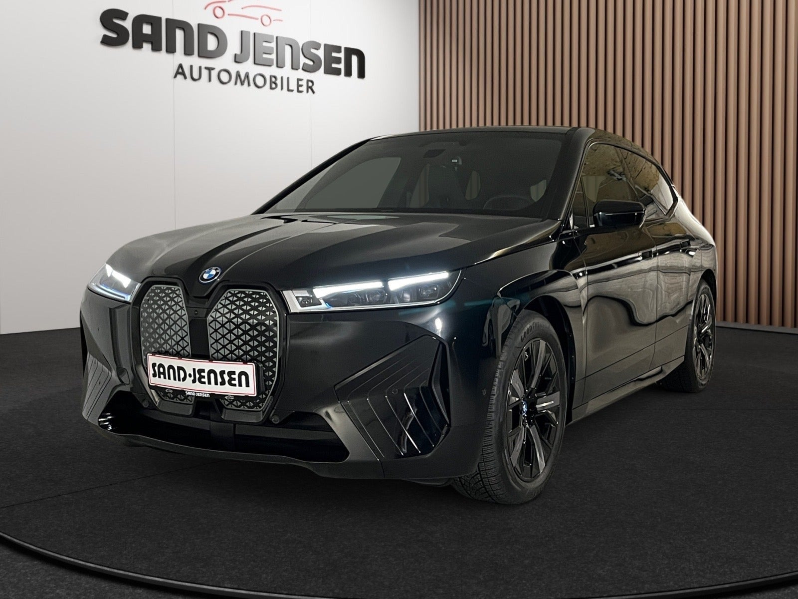 BMW iX xDrive50 Supercharged
