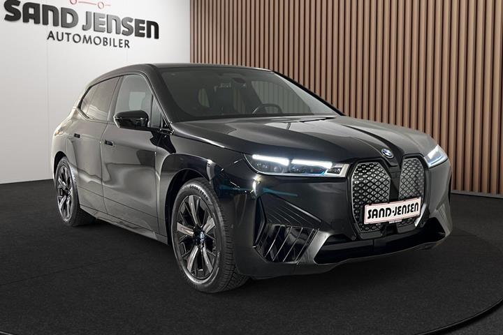 Sort BMW iX fra 2025