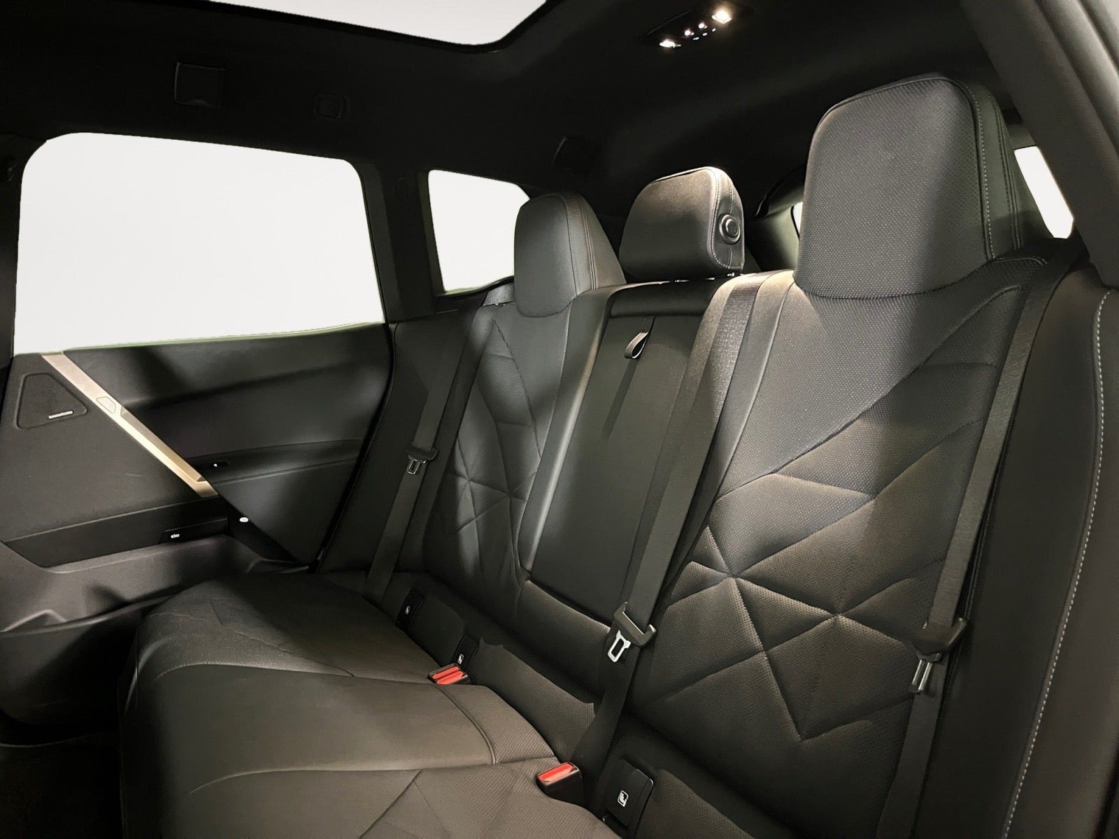 Sort BMW iX fra 2025