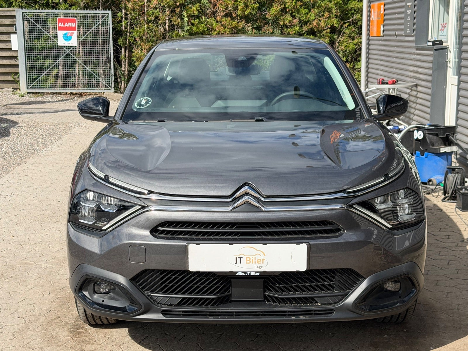 Grå Citroën ë-C4 X fra 2024
