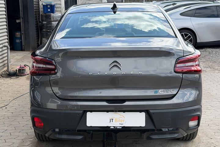 Grå Citroën ë-C4 X fra 2024
