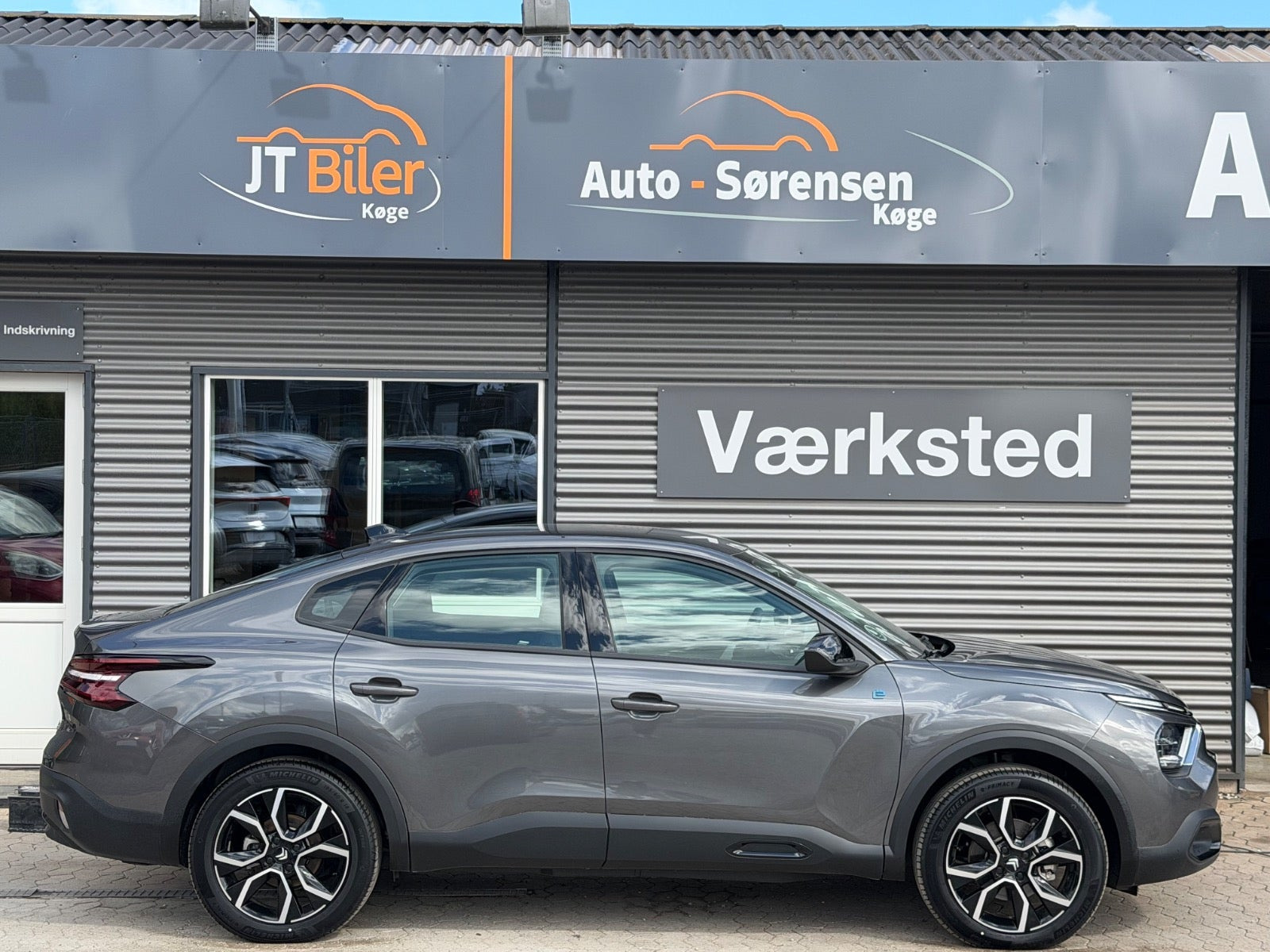 Grå Citroën ë-C4 X fra 2024