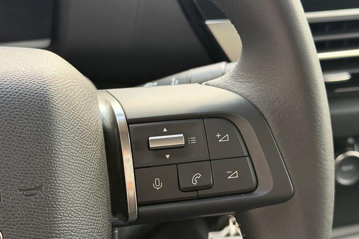 Grå Citroën ë-C4 X fra 2024