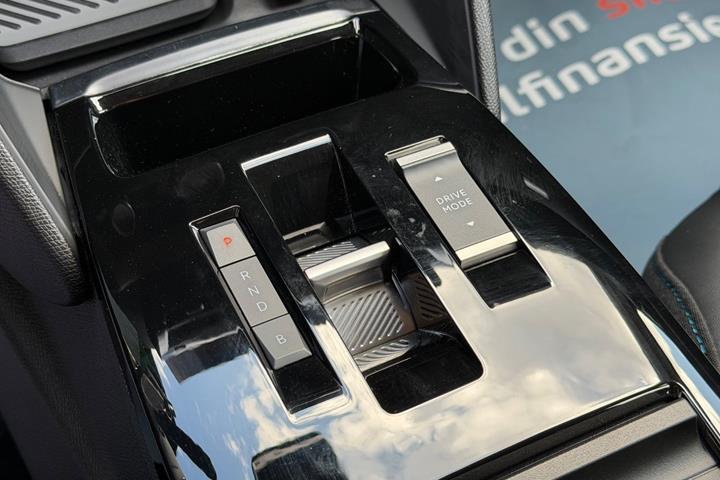 Grå Citroën ë-C4 X fra 2024