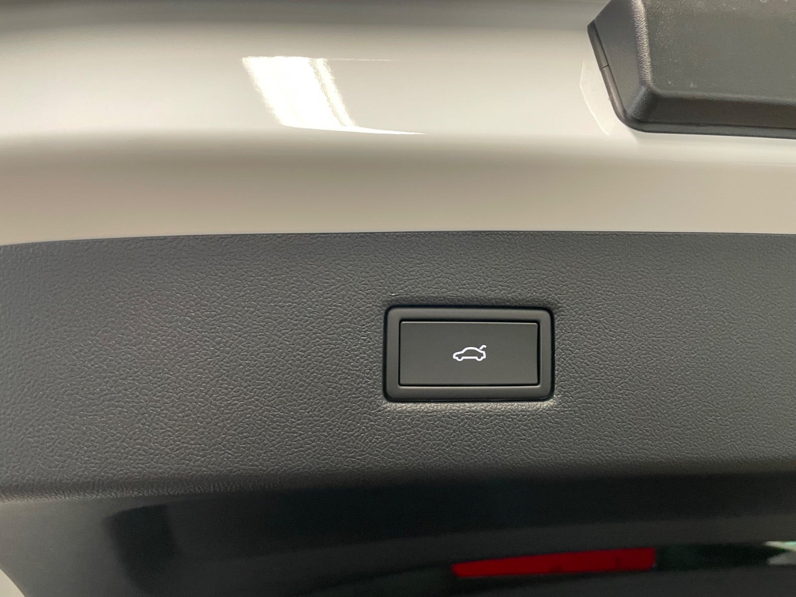 Hvid Ford Explorer fra 2025