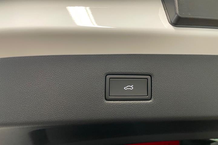 Hvid Ford Explorer fra 2025