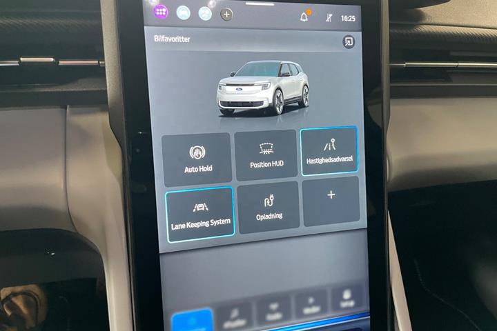 Hvid Ford Explorer fra 2025