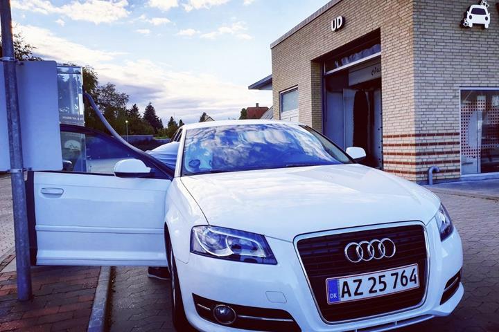 Hvid Audi A3 Sportback fra 2013
