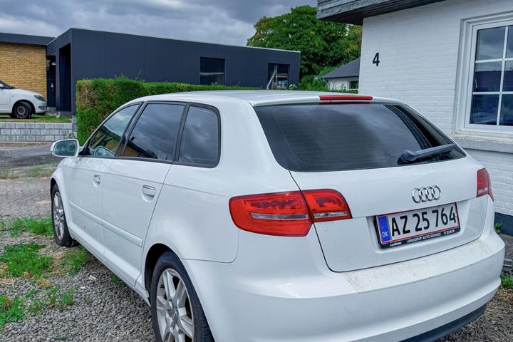 Hvid Audi A3 Sportback fra 2013