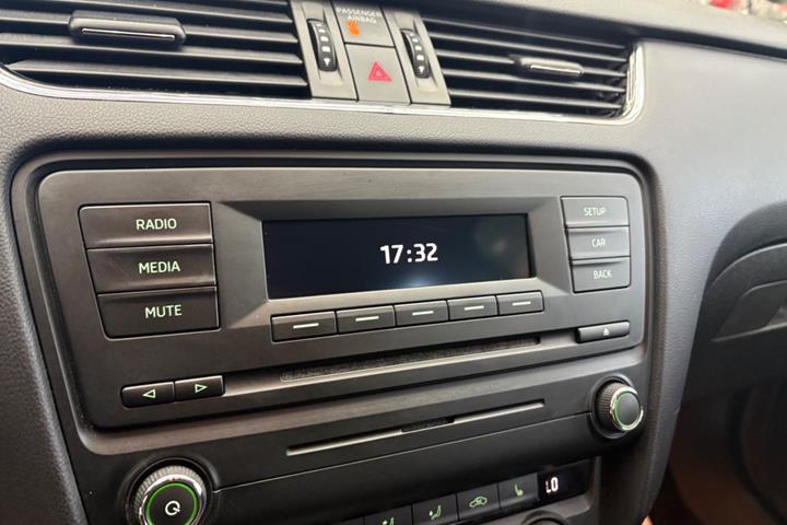 Grøn Skoda Octavia fra 2014