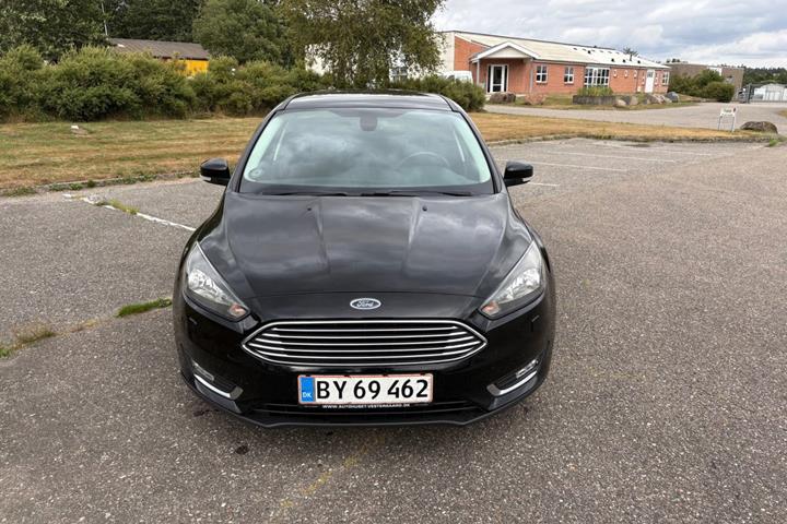 Sort Ford Focus fra 2017