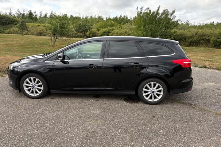 Sort Ford Focus fra 2017