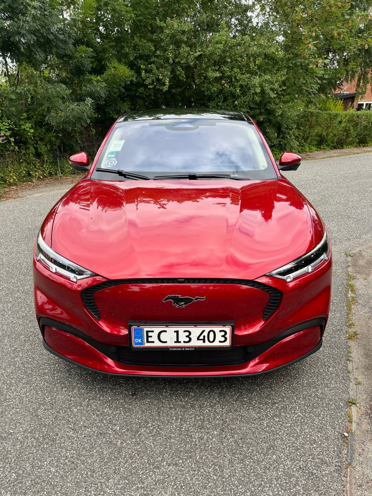 Rød Ford Mustang Mach-E fra 2023