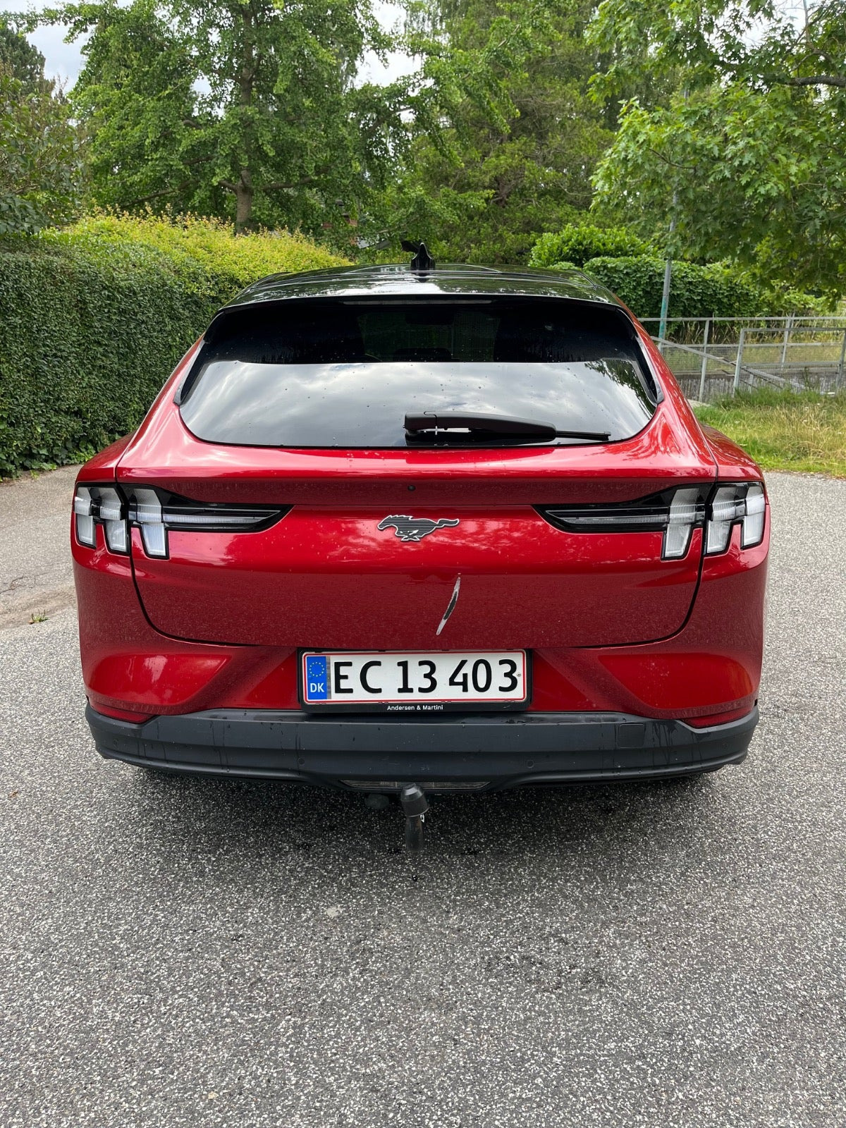 Rød Ford Mustang Mach-E fra 2023