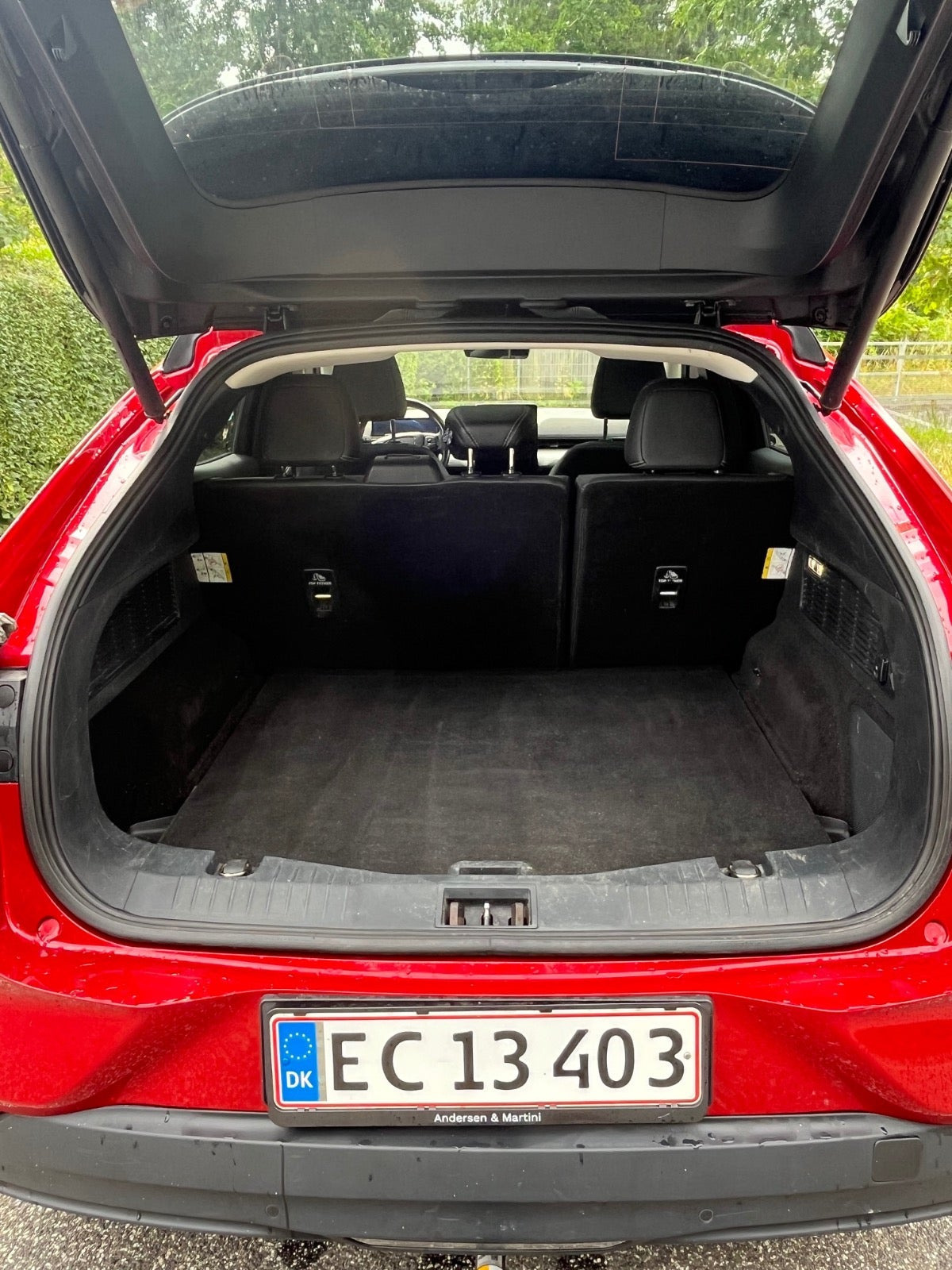 Rød Ford Mustang Mach-E fra 2023