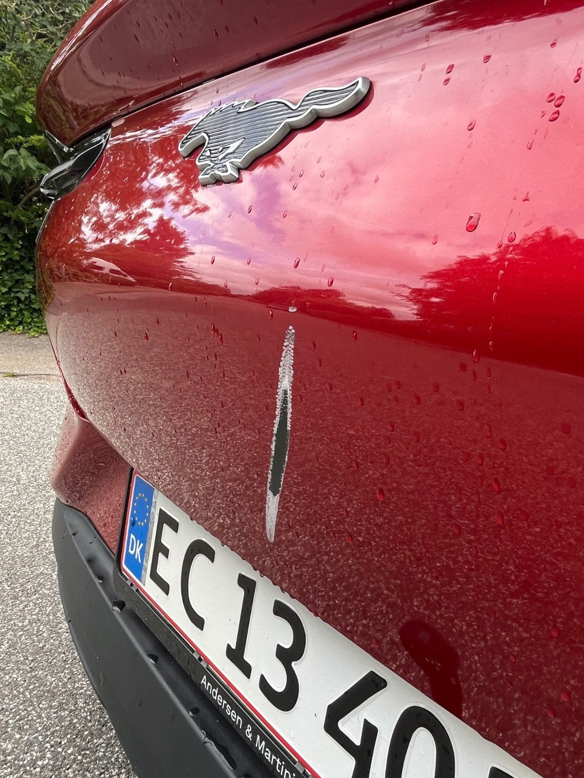 Rød Ford Mustang Mach-E fra 2023