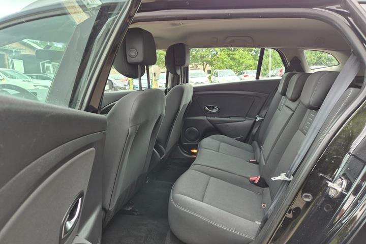 Grøn Renault Megane III fra 2011