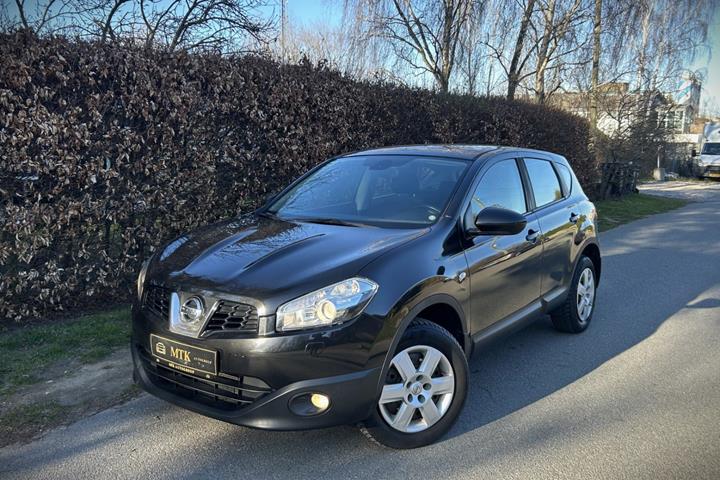 Sort Nissan Qashqai fra 2011
