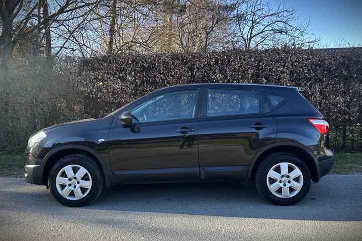 Sort Nissan Qashqai fra 2011