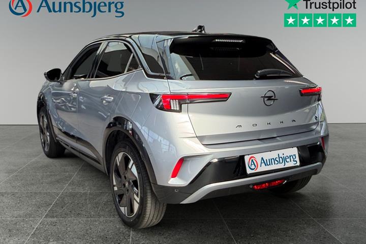 Sølv Opel Mokka-e fra 2025