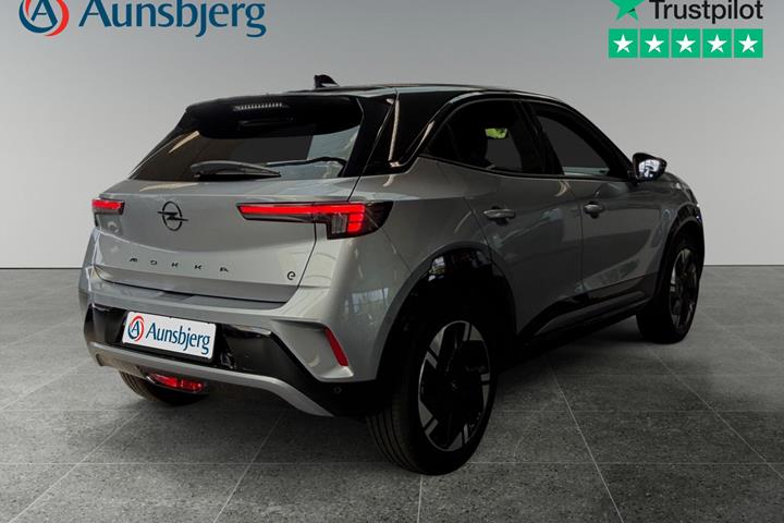 Sølv Opel Mokka-e fra 2025