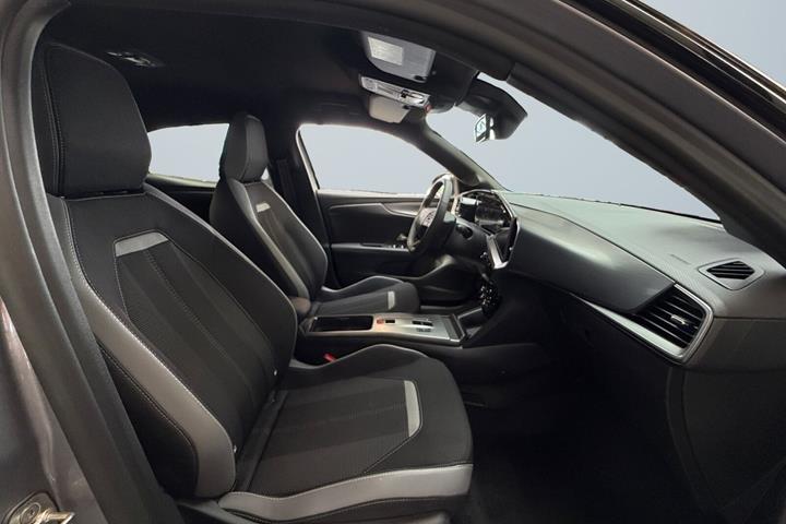 Sølv Opel Mokka-e fra 2025