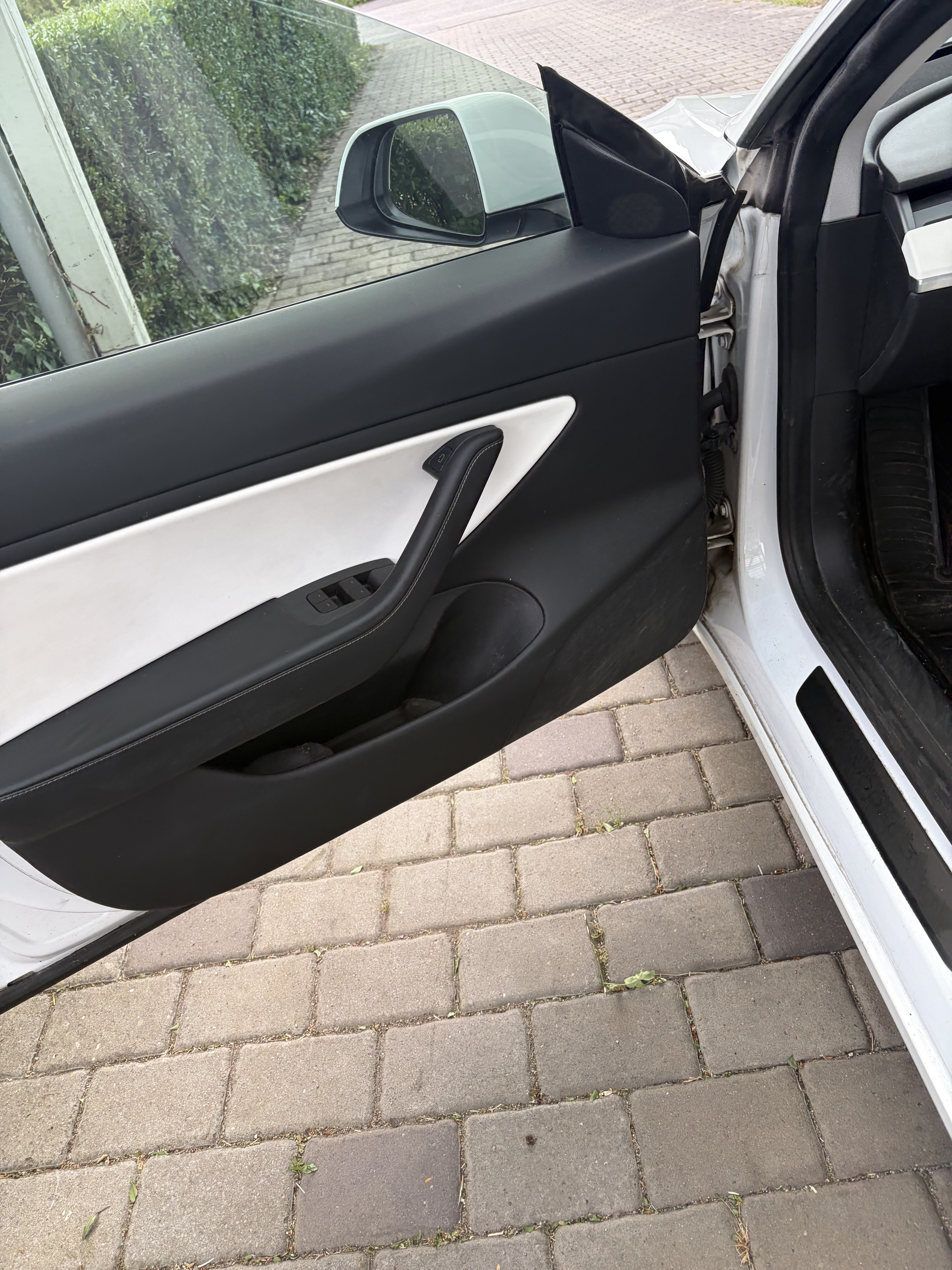 Hvid Tesla Model 3 fra 2020