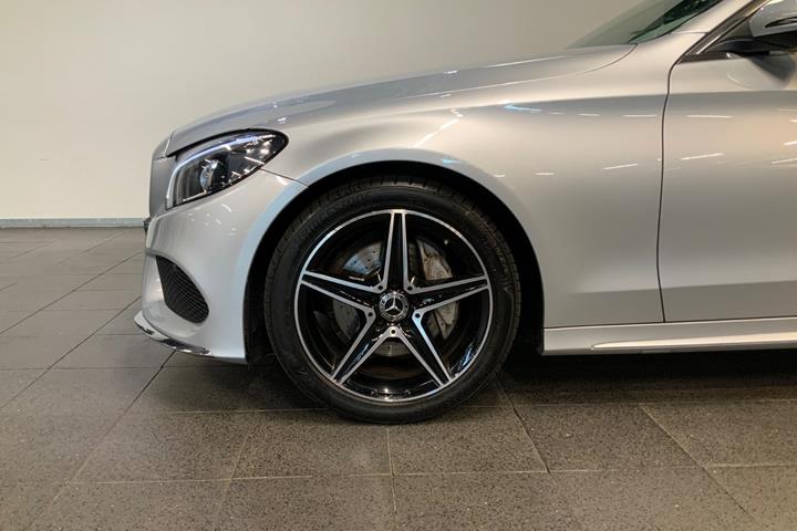 Sølv Mercedes C200 fra 2017