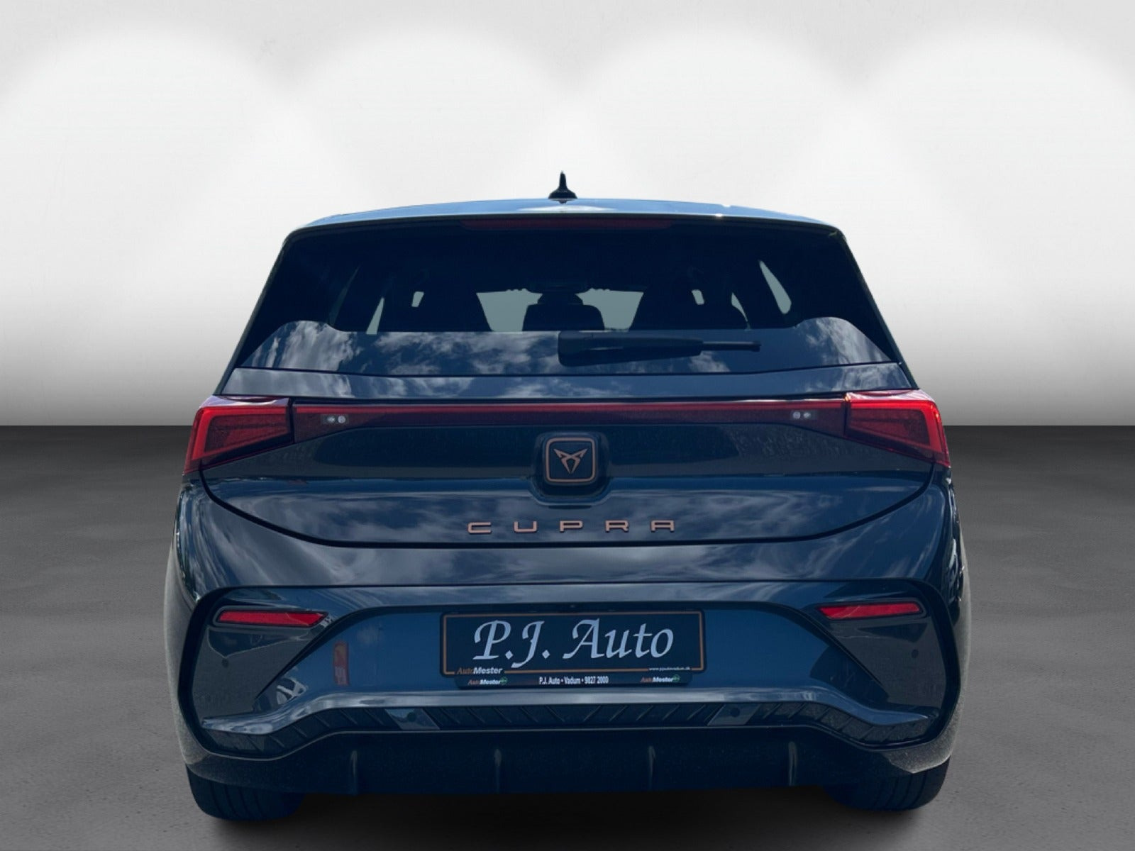 Grå Cupra Born fra 2023