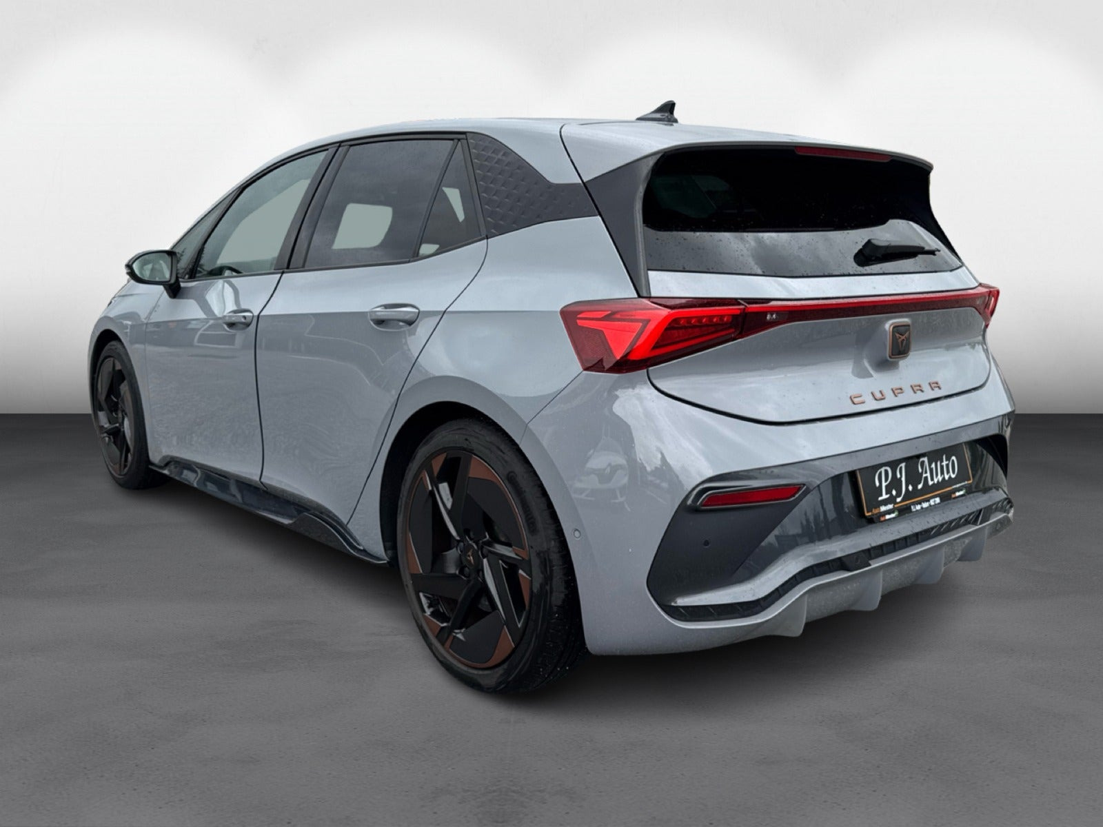 Grå Cupra Born fra 2022