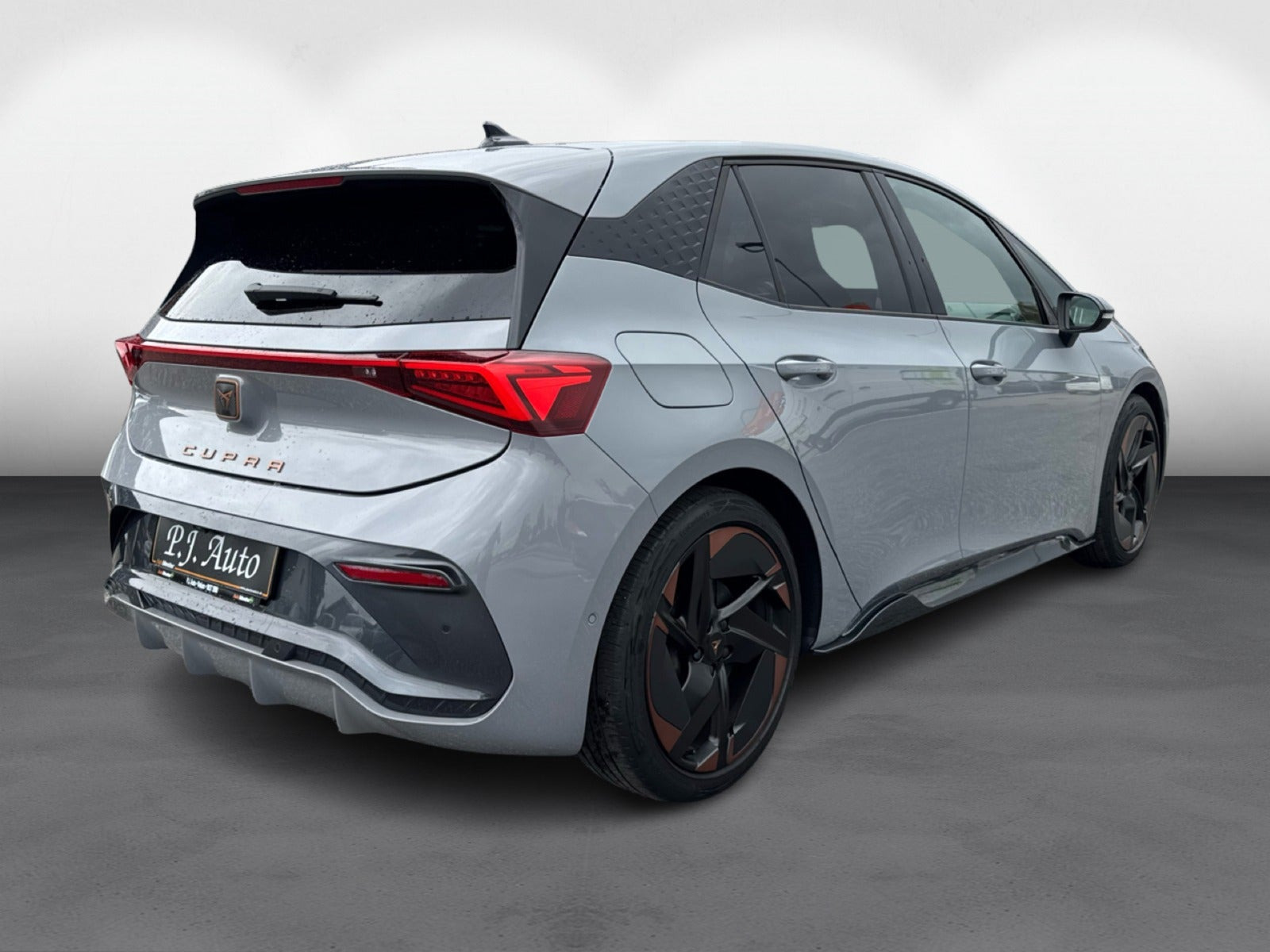 Grå Cupra Born fra 2022