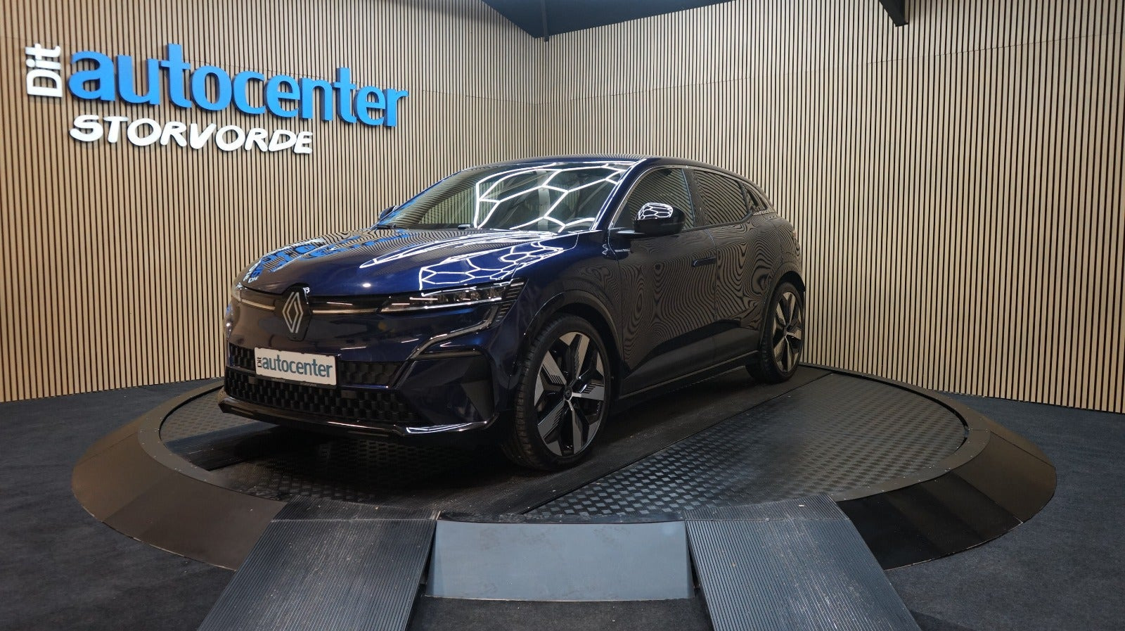 Blå Renault Megane E-Tech fra 2022