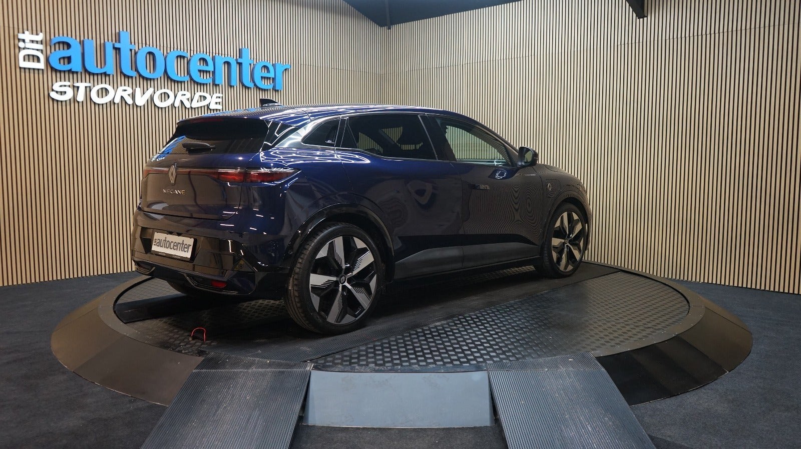 Blå Renault Megane E-Tech fra 2022