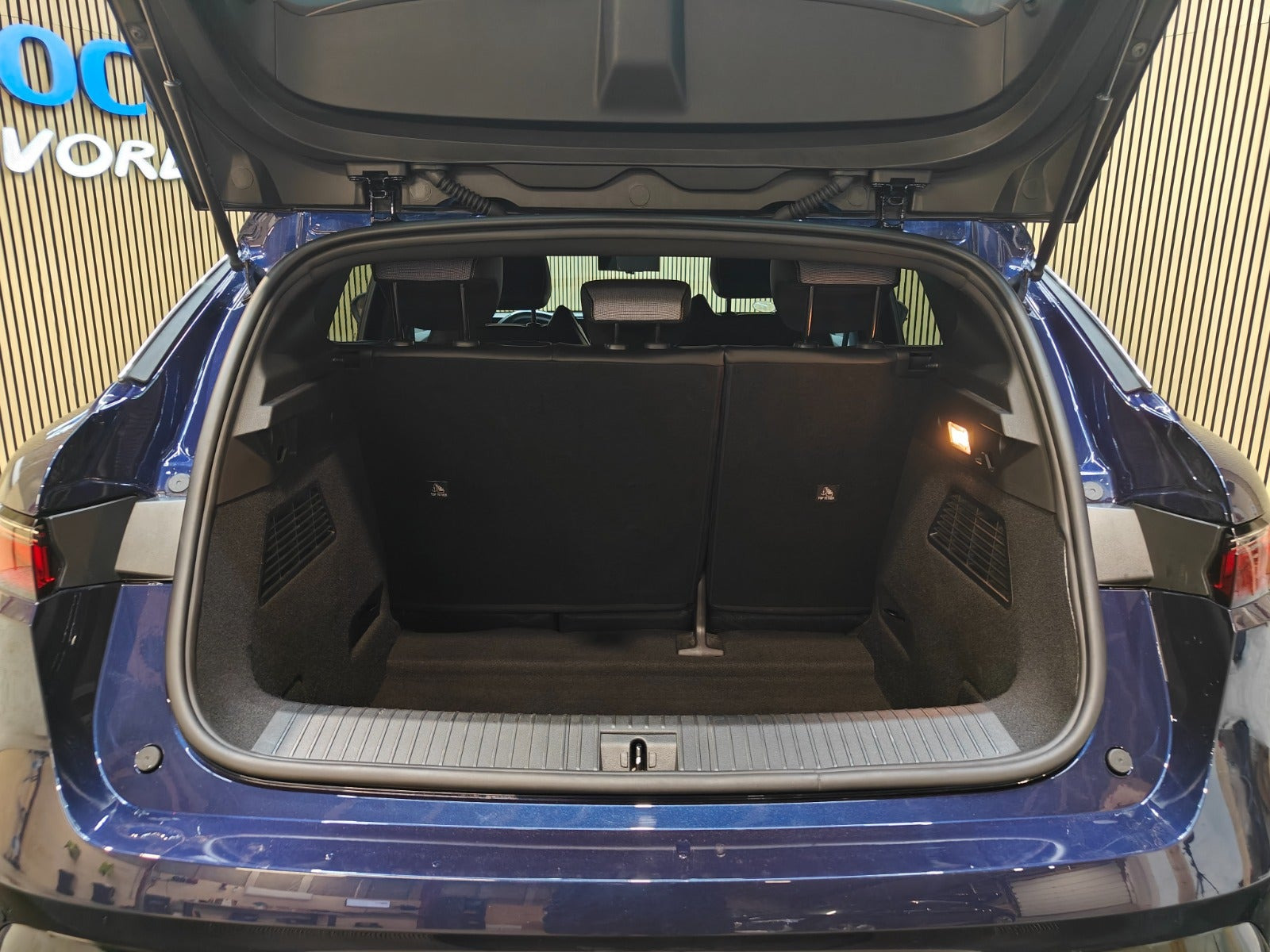 Blå Renault Megane E-Tech fra 2022