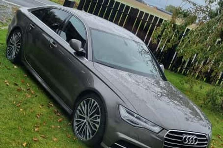 Grå Audi A6 fra 2015