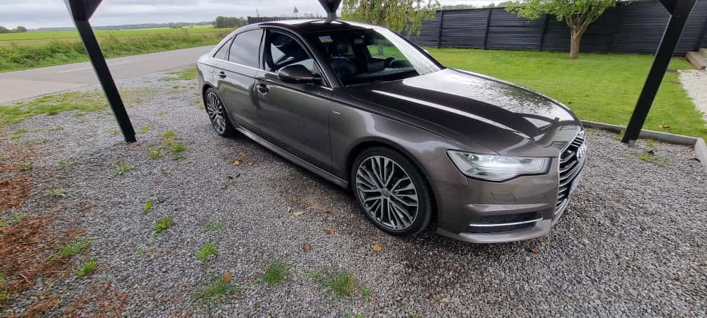 Grå Audi A6 fra 2015