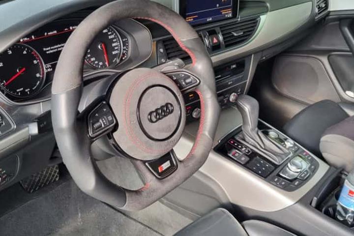 Grå Audi A6 fra 2015