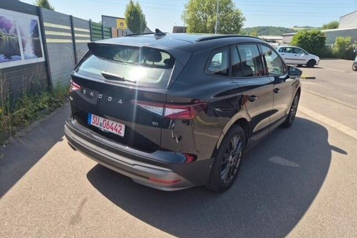 Sort Skoda Enyaq fra 2024